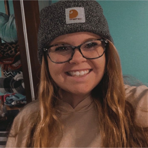 Meet your Posher, Makayla - Picture 1 of 1